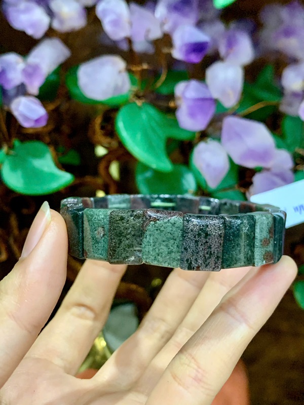 Vòng đá thạch anh ưu linh xanh 12mm