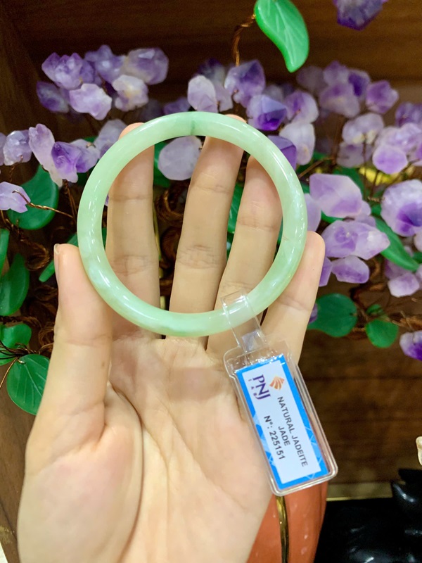 Vòng liền bản đũa ngọc phỉ thuý 54,62ly (kèm giấy kiểm đinh PNJ)