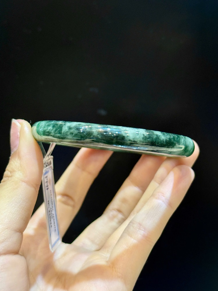 Vòng Liền Bản Đũa Ngọc Phỉ Thuý 55.44mm (Giấy kiểm định PNJ)