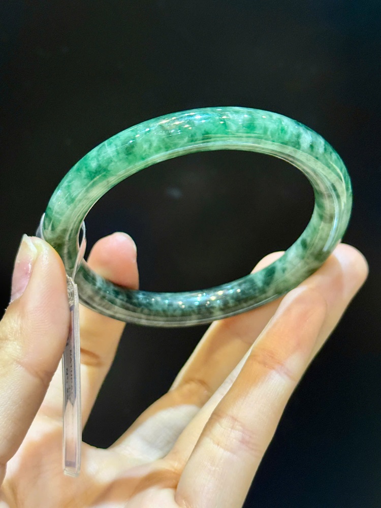 Vòng Liền Bản Đũa Ngọc Phỉ Thuý 55.44mm (Giấy kiểm định PNJ)