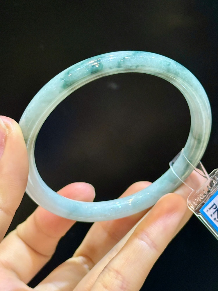 Vòng Liền Bản Đũa Ngọc Phỉ Thuý 58.29mm (Kèm giấy kiểm định PNJ)