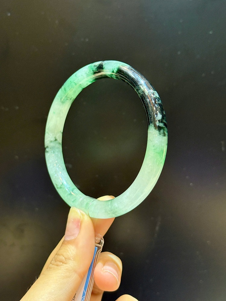 Vòng Liền Bản Đũa Ngọc Phỉ Thuý 58.30mm (Giấy kiểm định PNJ)