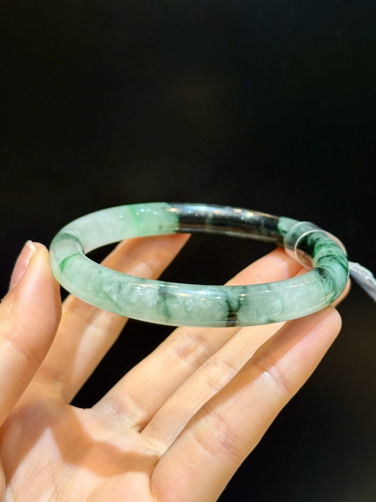 Vòng Liền Bản Đũa Ngọc Phỉ Thuý 58.30mm (Giấy kiểm định PNJ)