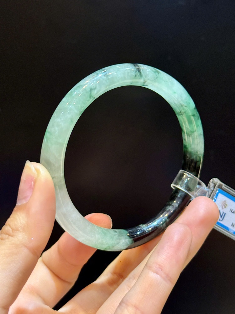 Vòng Liền Bản Đũa Ngọc Phỉ Thuý 58.30mm (Giấy kiểm định PNJ)