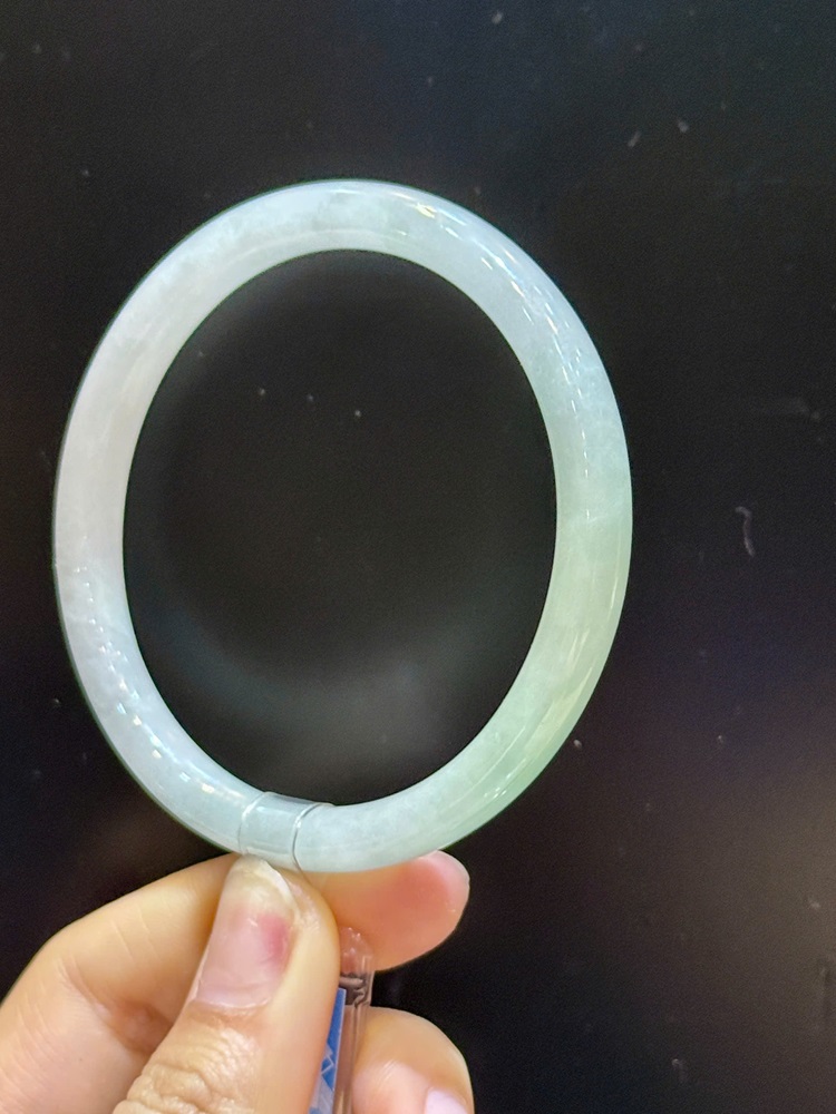 Vòng Liền Bản Đũa Ngọc Phỉ Thuý 59.61mm (Giấy kiểm định PNJ)