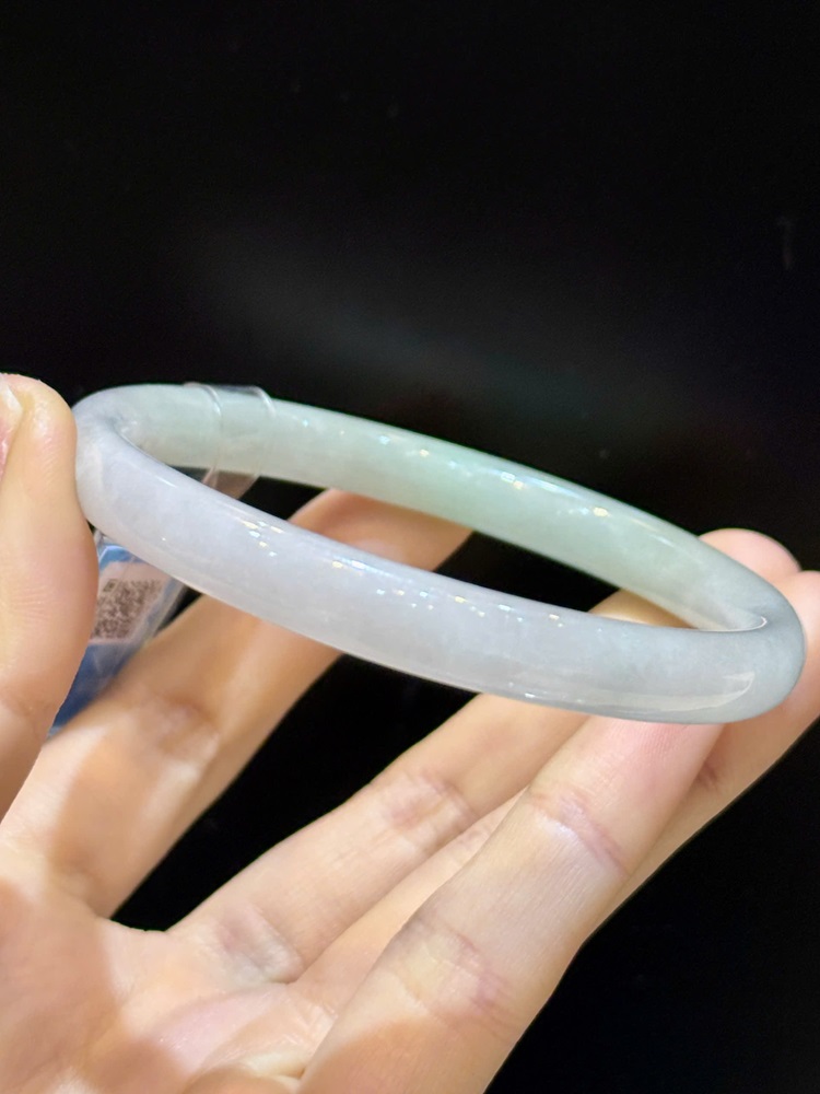 Vòng Liền Bản Đũa Ngọc Phỉ Thuý 59.61mm (Giấy kiểm định PNJ)