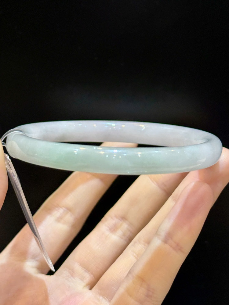 Vòng Liền Bản Đũa Ngọc Phỉ Thuý 59.61mm (Giấy kiểm định PNJ)