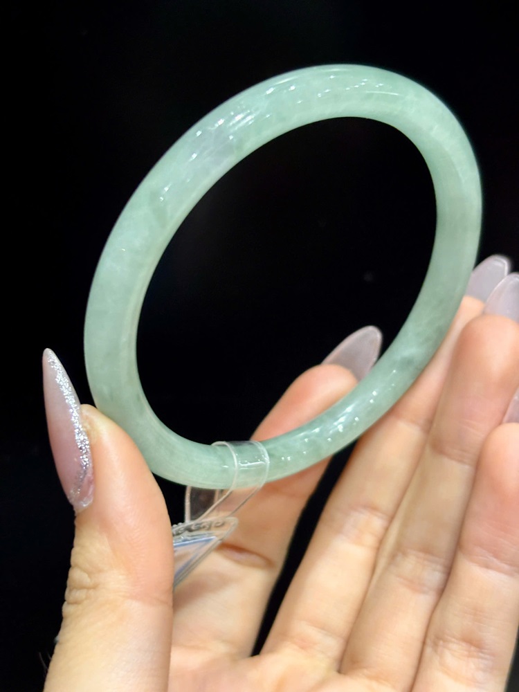 Vòng Liền Bản Đũa Ngọc Phỉ Thuý 60.16mm (Kèm GKĐ PNJ)
