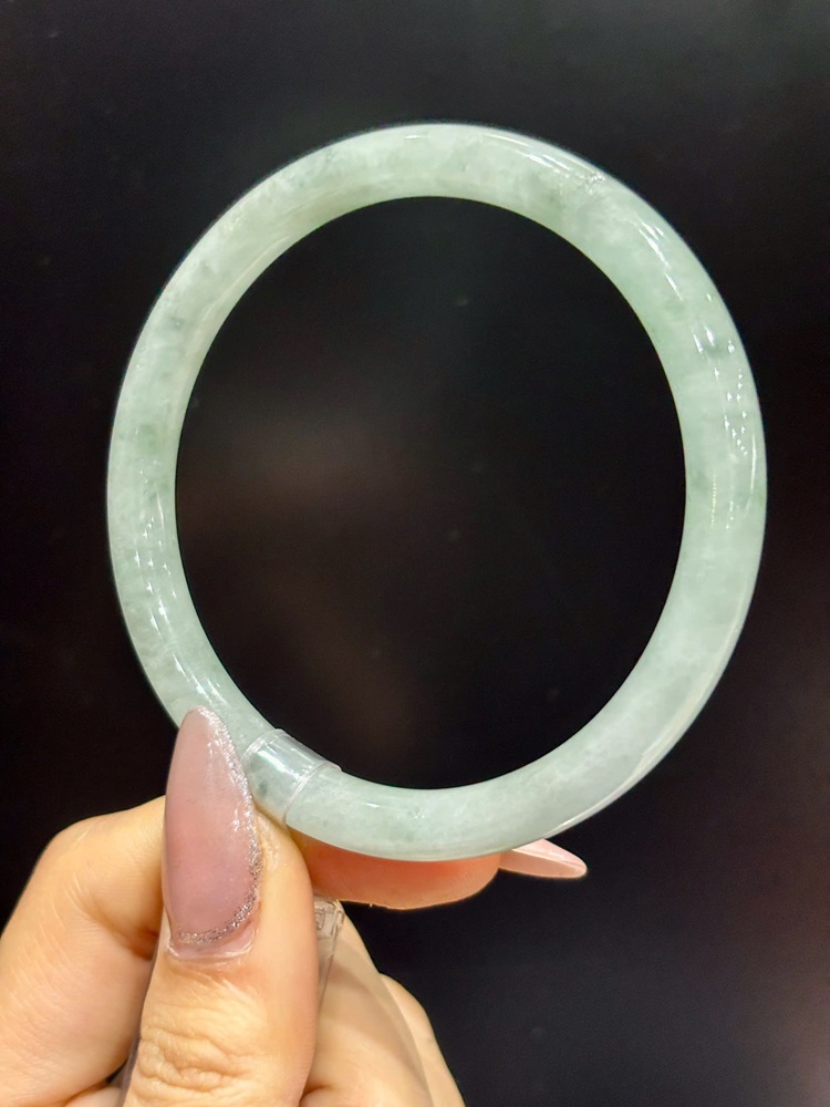 Vòng Liền Bản Đũa Ngọc Phỉ Thuý 60.16mm (Kèm GKĐ PNJ)