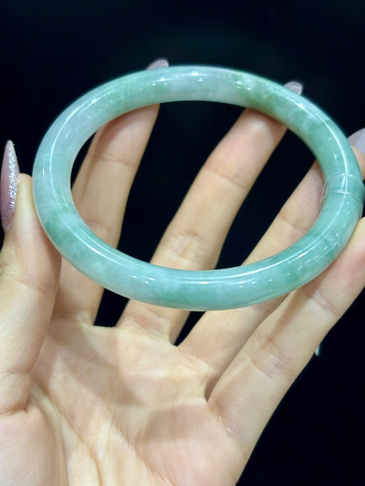 Vòng Liền Bản Đũa Ngọc Phỉ Thuý 63.11mm (Kèm Giấy Kiểm Định)