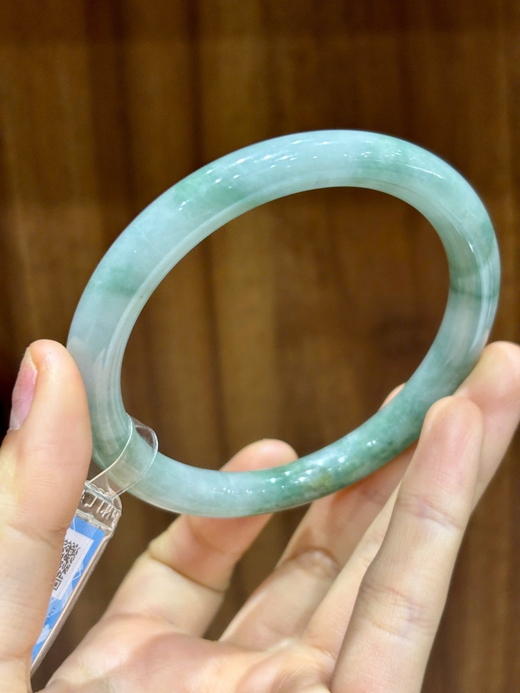 Vòng Liền Bản Đũa Ngọc Phỉ Thuý 63.11mm (Kèm KĐ PNJ)