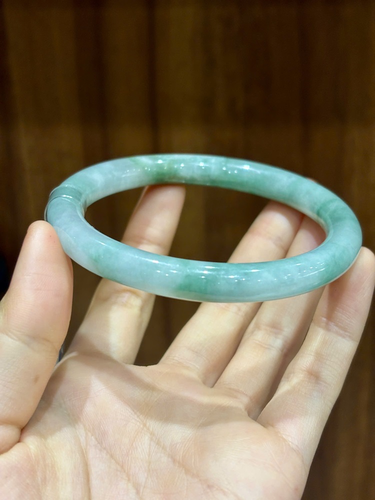 Vòng Liền Bản Đũa Ngọc Phỉ Thuý 63.11mm (Kèm KĐ PNJ)