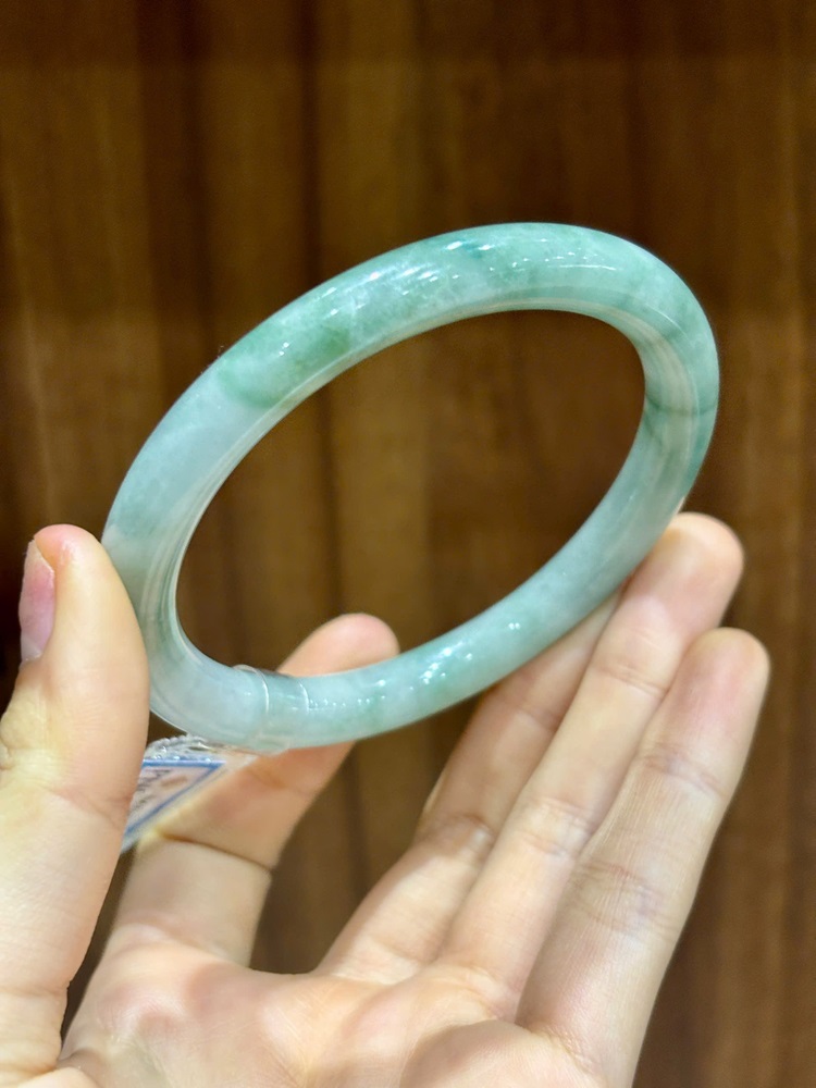 Vòng Liền Bản Đũa Ngọc Phỉ Thuý 63.11mm (Kèm KĐ PNJ)