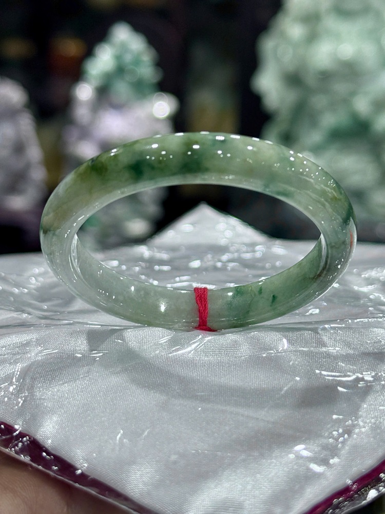 Vòng Liền Bản Hẹ Ngọc Phỉ Thuý 50.5mm (Kèm Giấy Kiểm Định)