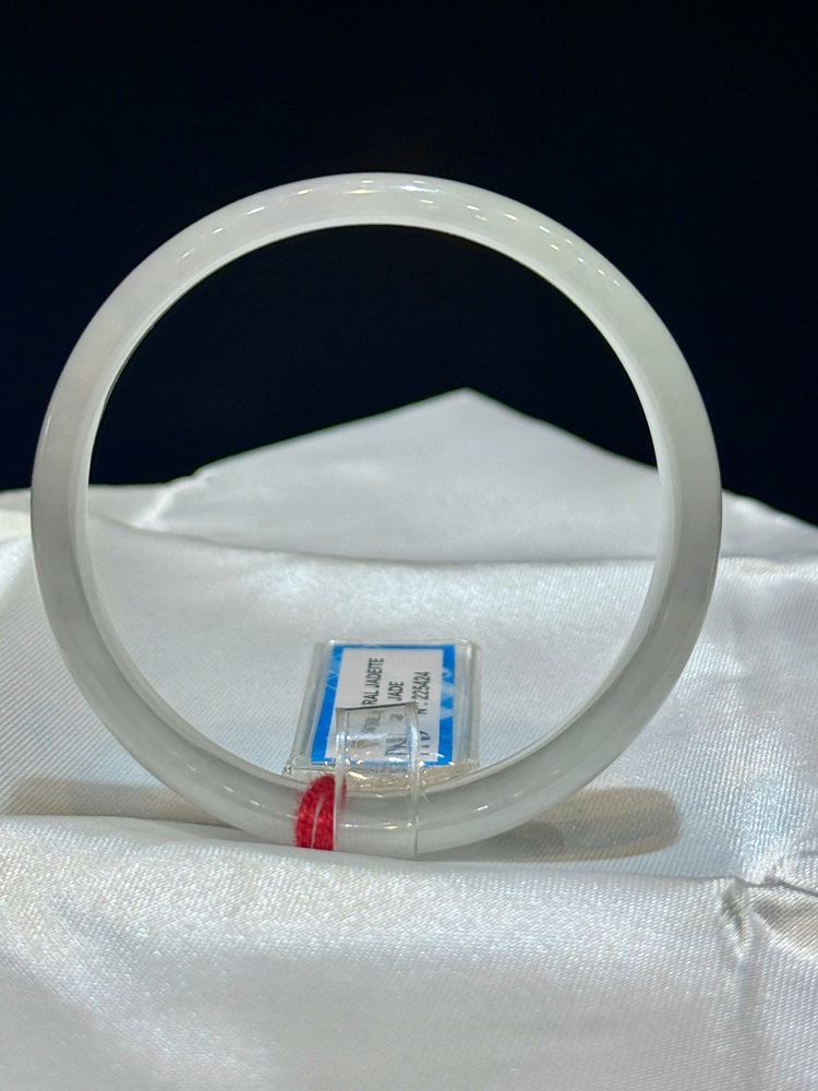 Vòng Liền Bản Hẹ Ngọc Phỉ Thuý 53.17mm (Giấy kiểm định PNJ)