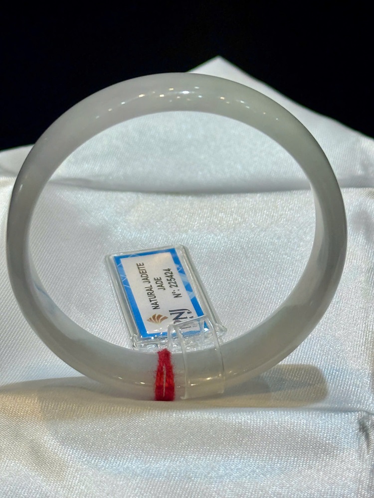 Vòng Liền Bản Hẹ Ngọc Phỉ Thuý 53.17mm (Giấy kiểm định PNJ)