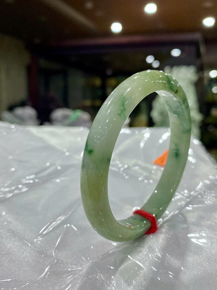 Vòng Liền Bản Hẹ Ngọc Phỉ Thuý 55.6mm (Kèm Giấy Kiểm Định)