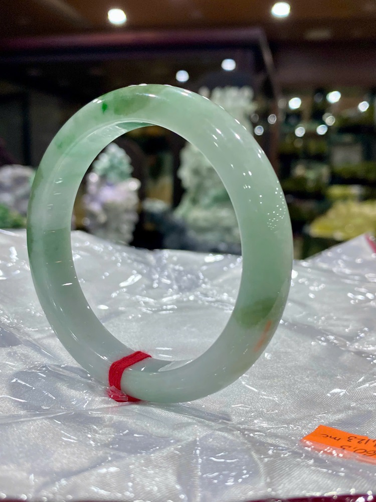 Vòng Liền Bản Hẹ Ngọc Phỉ Thuý 60.5mm (Kèm Giấy Kiểm Định)