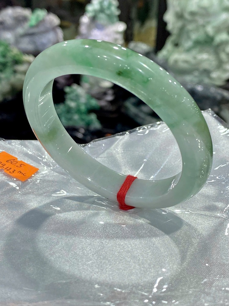 Vòng Liền Bản Hẹ Ngọc Phỉ Thuý 60.5mm (Kèm Giấy Kiểm Định)