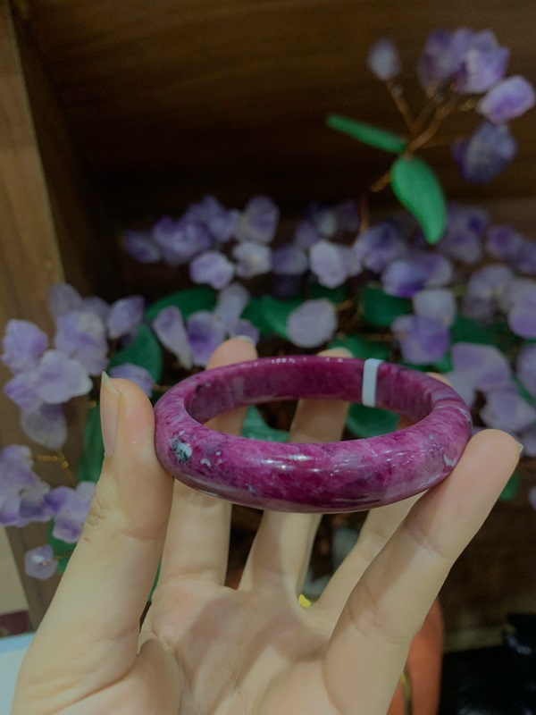 Vòng liền bản hẹ ngọc Ruby 51,66mm