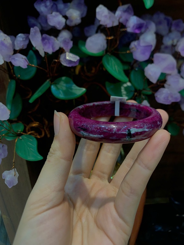 Vòng liền bản hẹ ngọc Ruby 48,61mm