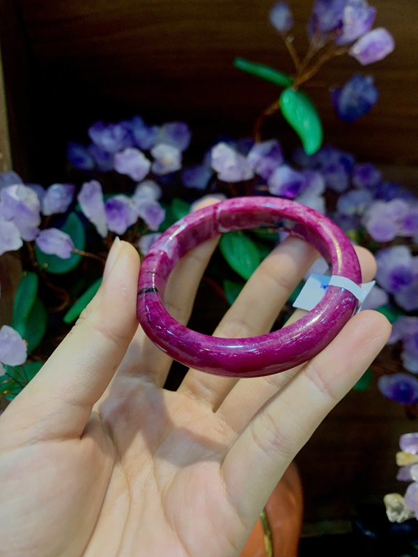 Vòng liền bản hẹ ngọc Ruby 49,96mm
