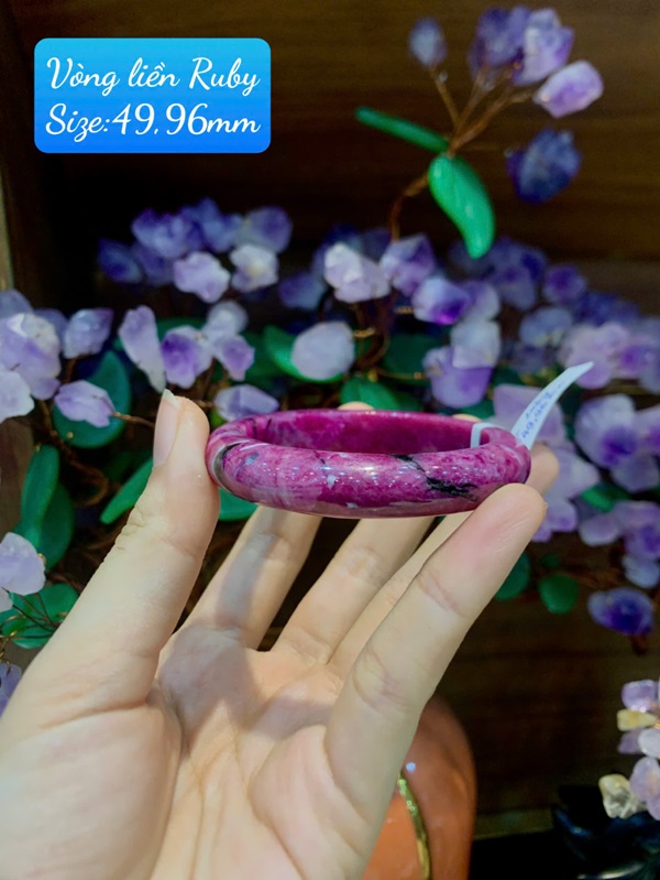 Vòng liền bản hẹ ngọc Ruby 49,96mm