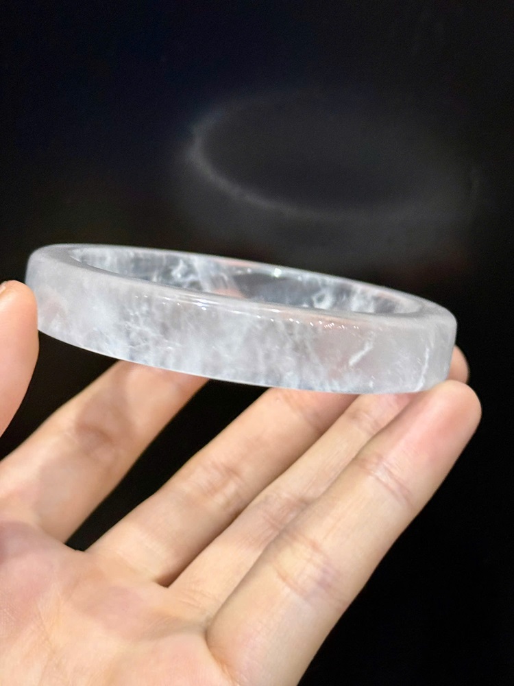 Vòng Liền Bản Vuông Cạnh Thạch Anh Trắng 55.8mm