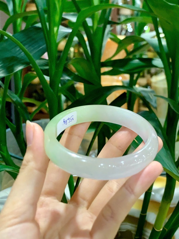 Vòng liền ngọc phỉ thuý 56mm