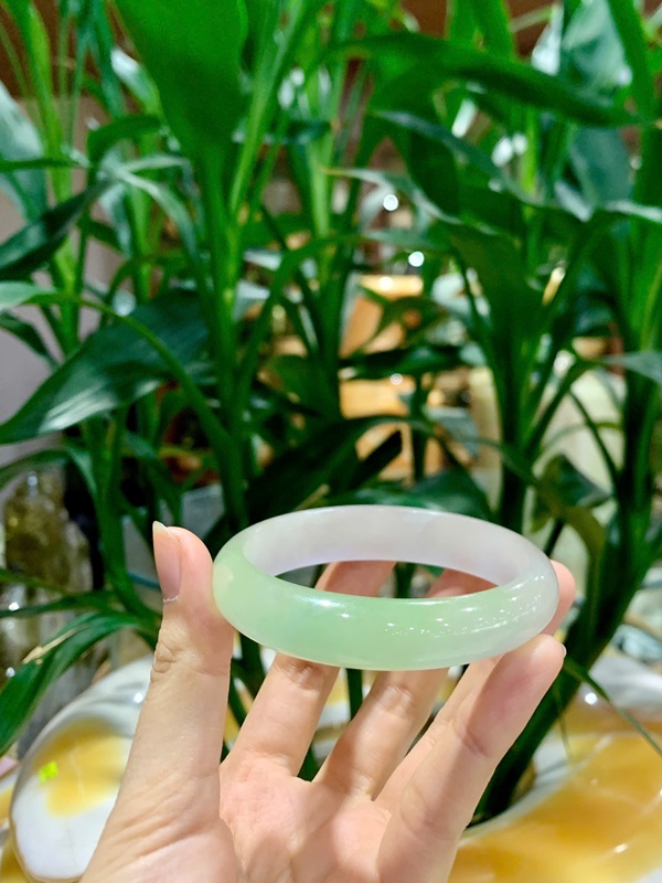 Vòng liền ngọc phỉ thuý 56mm