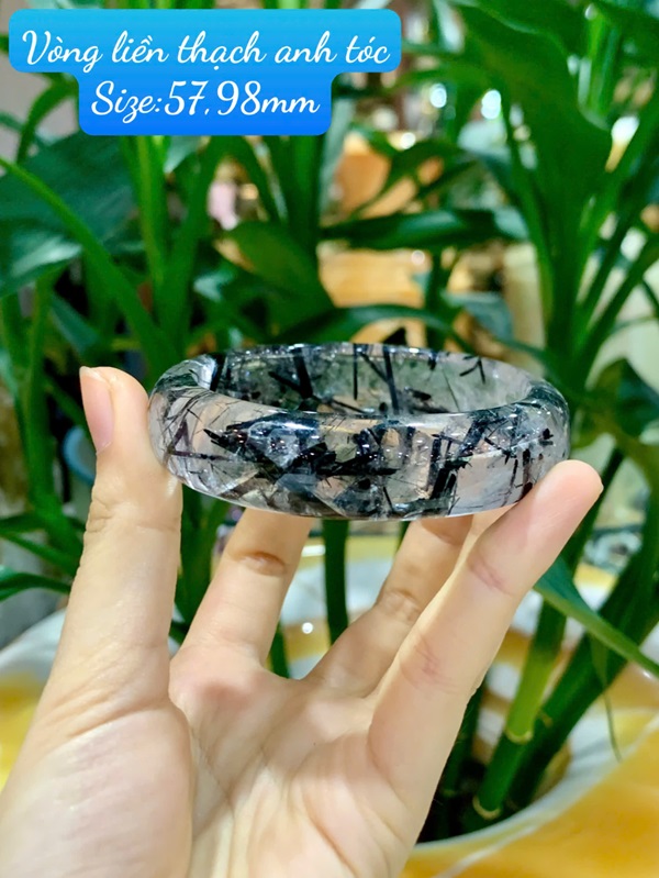 Vòng liền thạch anh tóc đen 57,98ly