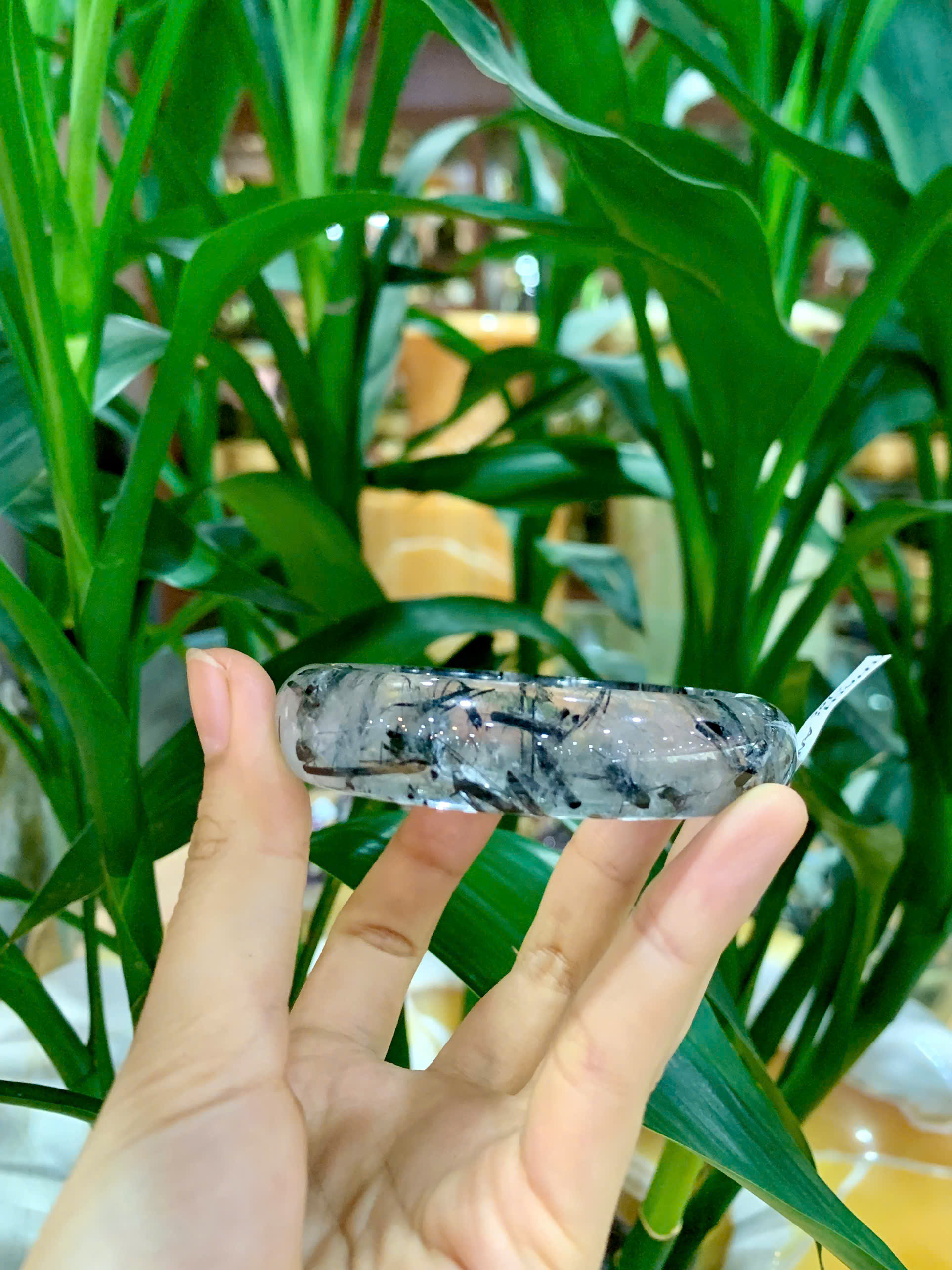 Vòng liền thạch anh tóc đen 57,9ly
