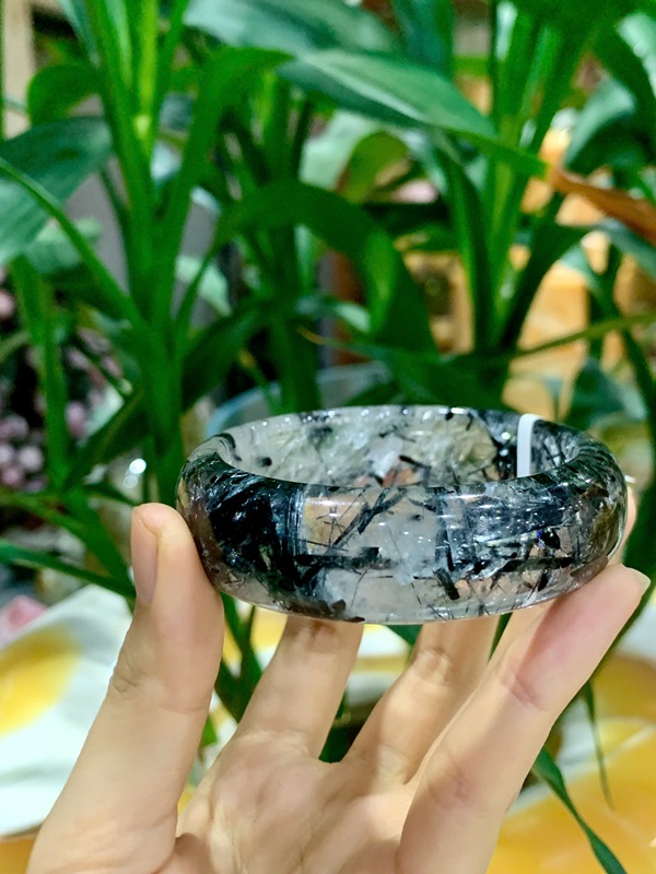 Vòng liền thạch anh tóc đen 58,1ly