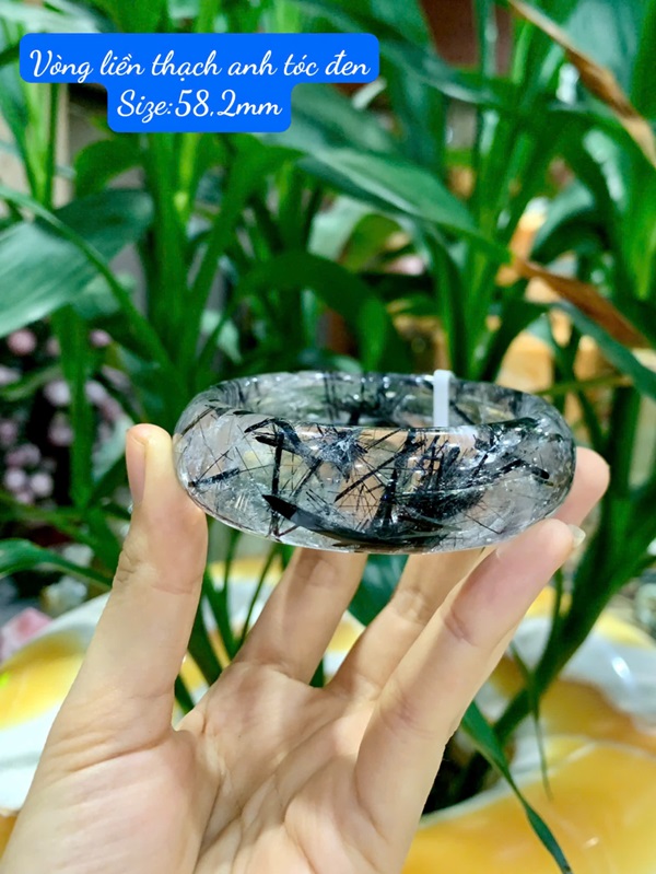 Vòng liền thạch anh tóc đen 58,2ly