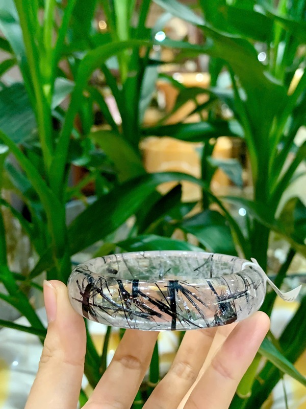 Vòng liền thạch anh tóc đen 58ly