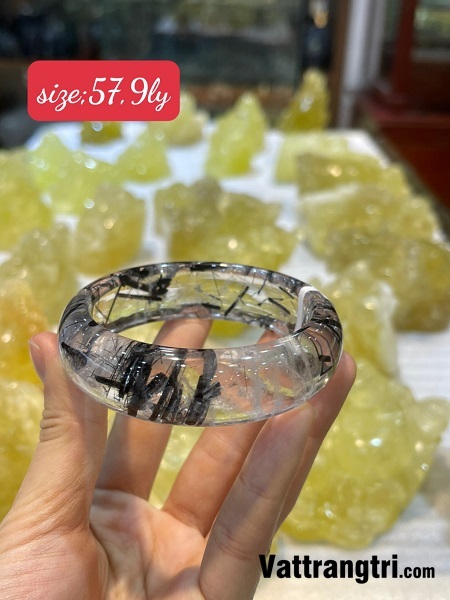 Vòng liền thạch anh tóc đen vip