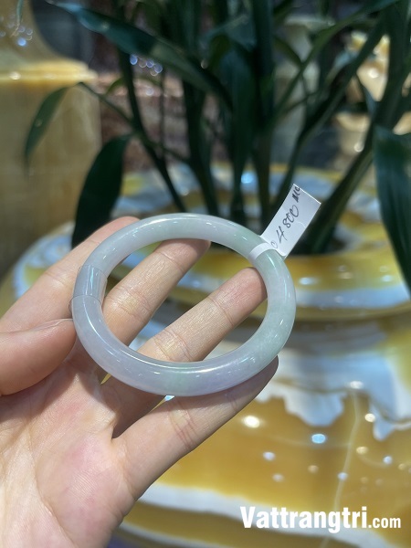 Vòng tay bản liền ngọc phỉ thuý 54mm