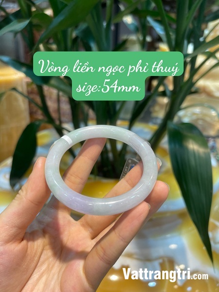 Vòng tay bản liền ngọc phỉ thuý 54mm