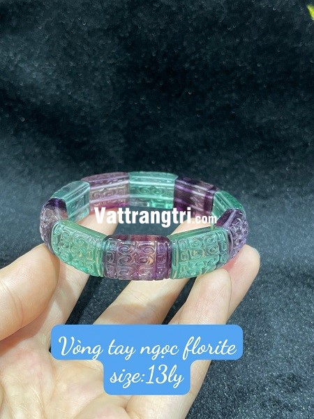 Vòng tay đá quý fluorite hạt khắc hoa văn 13ly