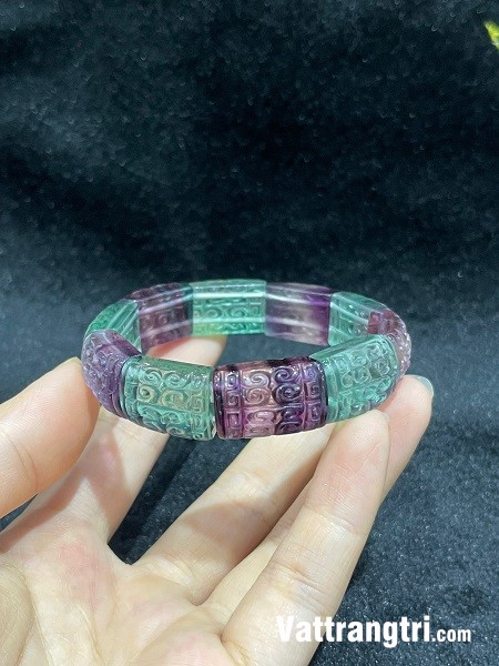 Vòng tay đá quý fluorite hạt khắc hoa văn 13ly