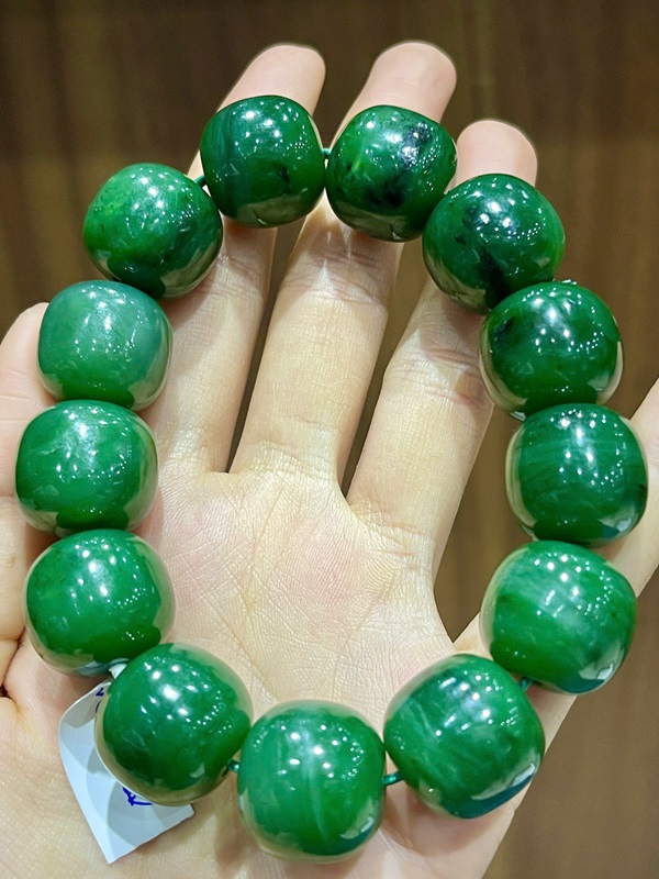 Vòng tay ngọc bích 18ly