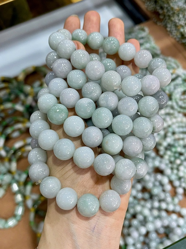 Vòng Tay Ngọc Phỉ Thuý 12Ly