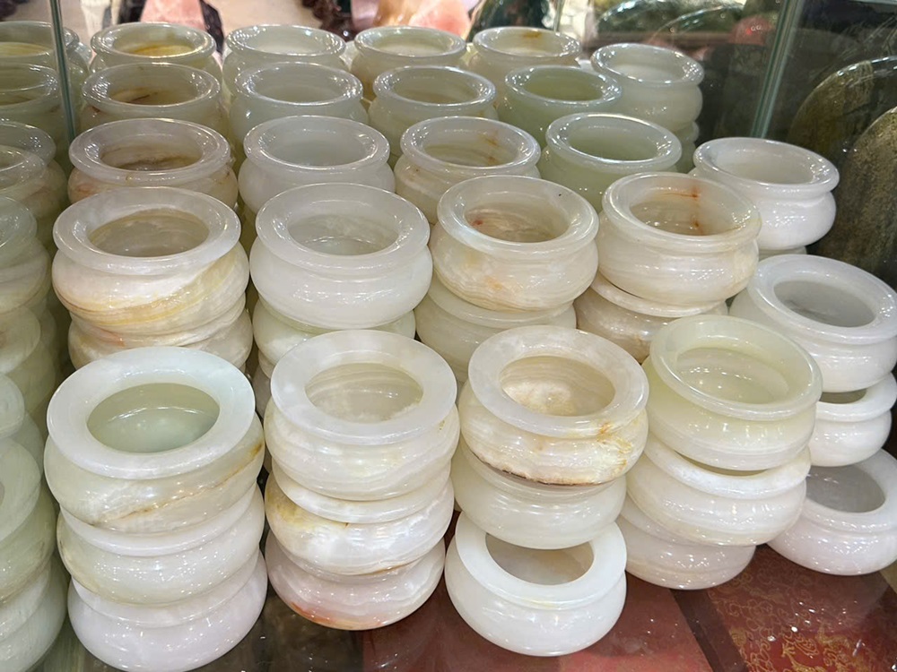 Xông Trầm Ngọc Onyx Trắng 11x10cm