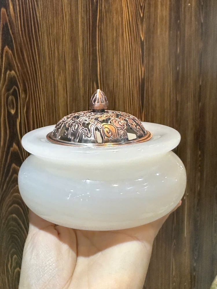 Xông Trầm Ngọc Onyx Trắng 11x10cm