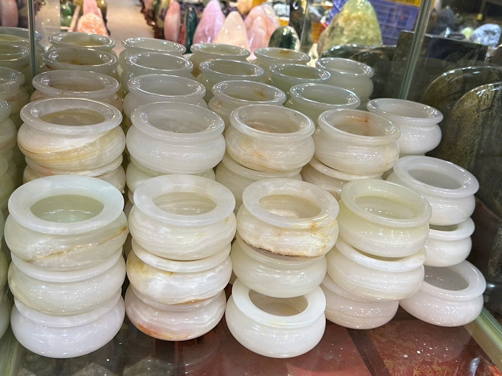 Xông Trầm Ngọc Onyx Trắng 11x10cm