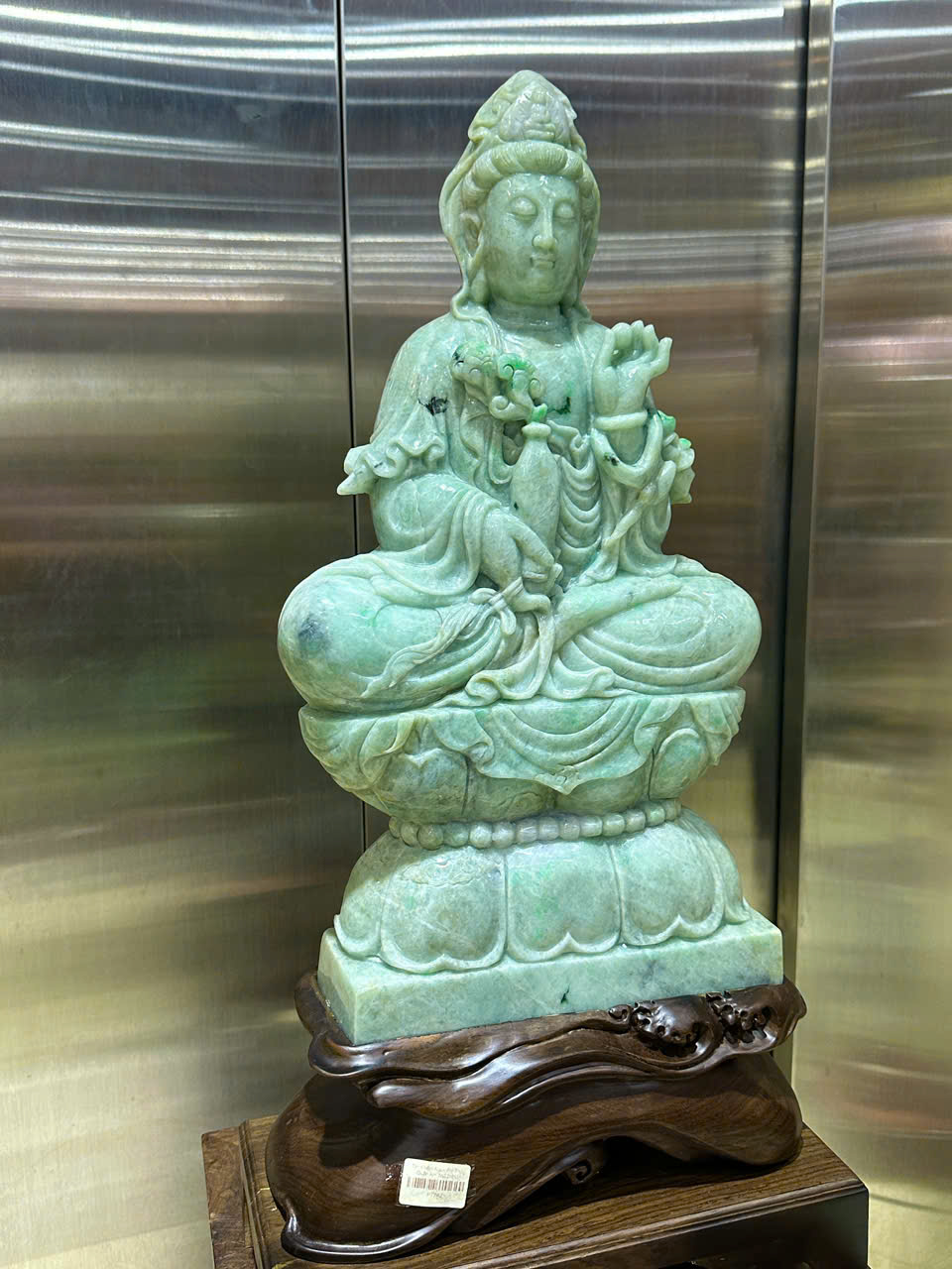 Phật Quan Âm Ngọc Phỉ Thuý (Kèm giấy kiểm đinh)