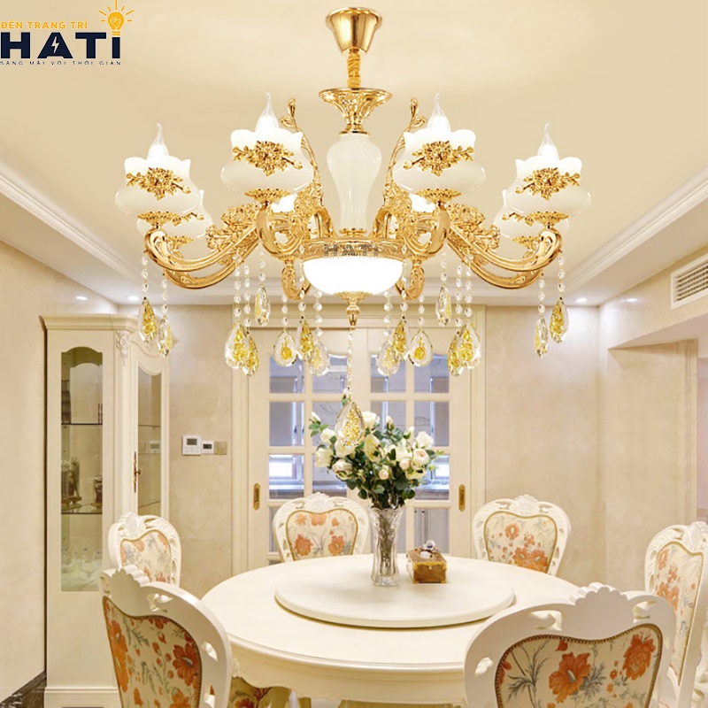 Đèn chùm cổ điển phòng khách đẹp, lựa chọn sang trọng nâng tầm không gian sống