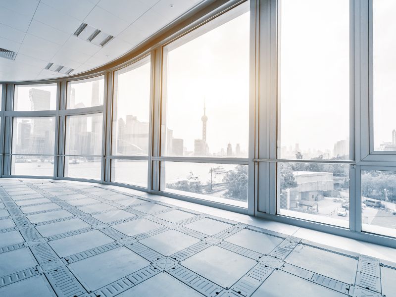 Việc dán kính cách nhiệt cho văn phòng là một giải pháp hiệu quả để nâng cao chất lượng môi trường làm việc
