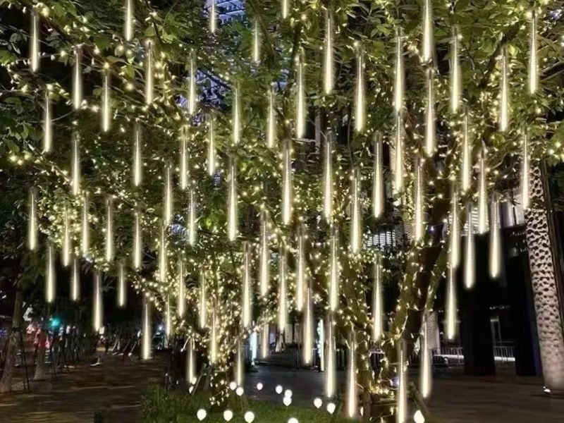 Bố trí đèn dây trang trí trung thu quán cafe ngoài khoảng sân vườn