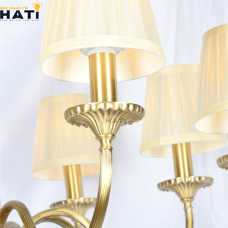 Cận cảnh chao hoa thủy tinh mờ gia nhiệt phiên bản Đèn chùm đồng nguyên chất Cipline 6 bóng chuẩn đui xoay E27 giúp làm mềm quang thông và triệt tiêu góc chói lóa trực diện